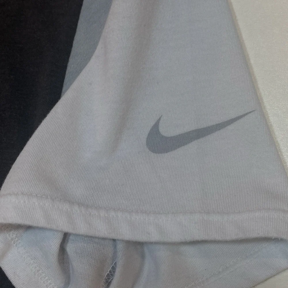 Oakland Las Vegas Raiders NFL Nike T-Shirt Women Small Black Gray Short Sleeve